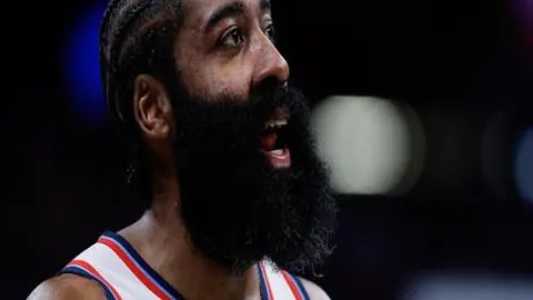 亚冬会女子自由式滑雪空中技巧颁奖仪式盛大举行